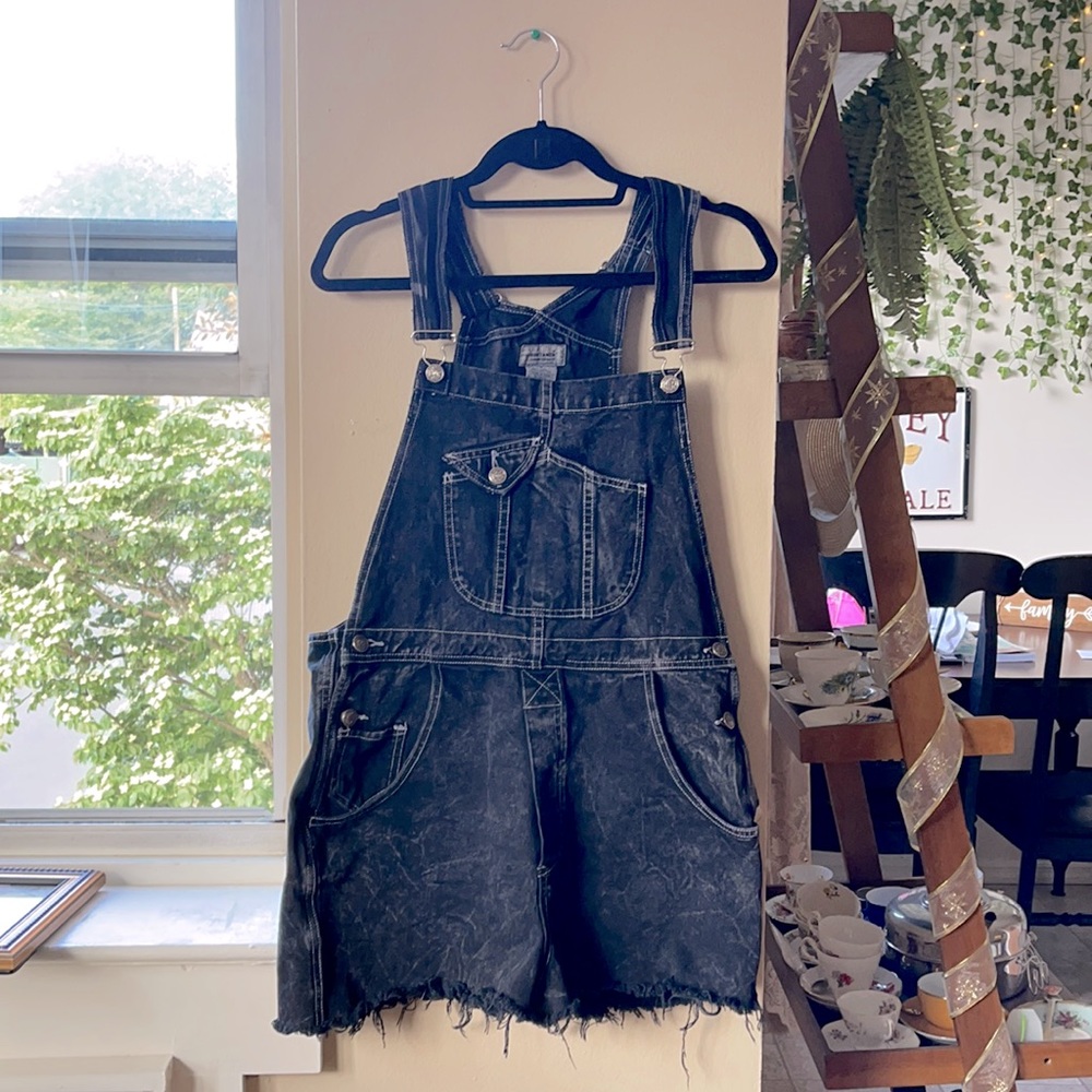 Vintage Overall Shorts in Faded Black